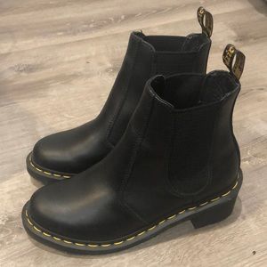 DR. MARTENS - Cadence Leather Heeled Chelsea Boots